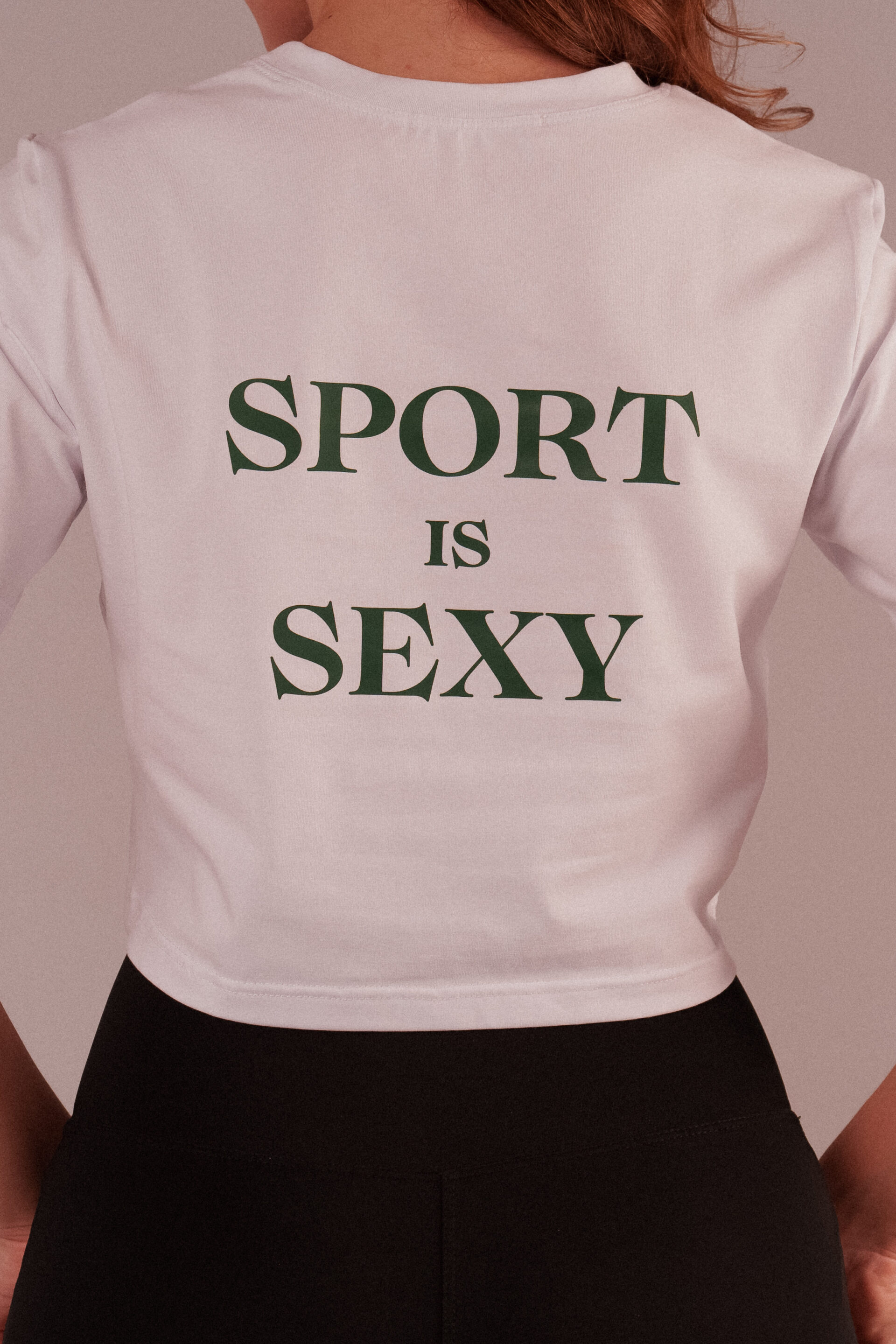 Укороченная футболка "Sport is sexy"
